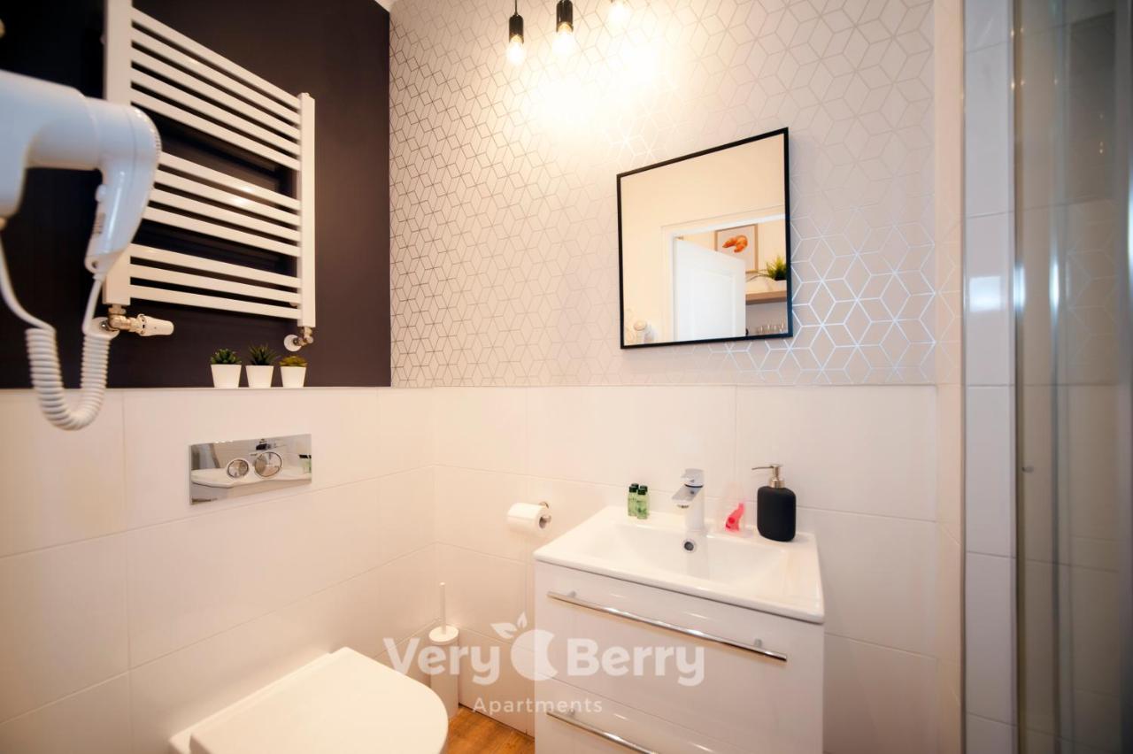 Very Berry - Glogowska 35A - Mtp Apartments - Self Check In 24H Poznań Buitenkant foto